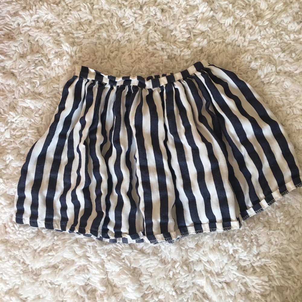 Striped mini skirt